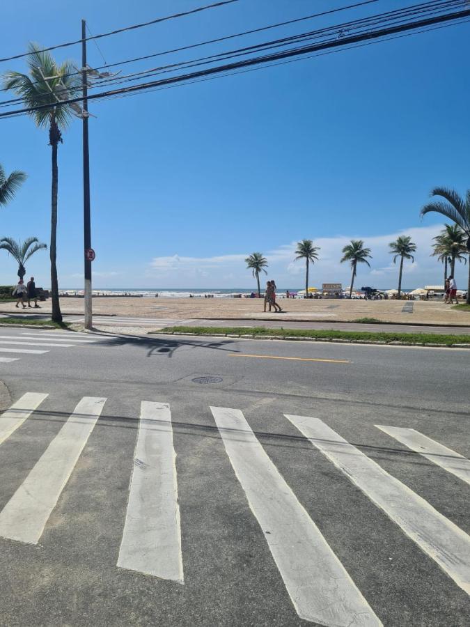 Kitnet Praia Grande Ocian 50 M Da Praia Luaran gambar